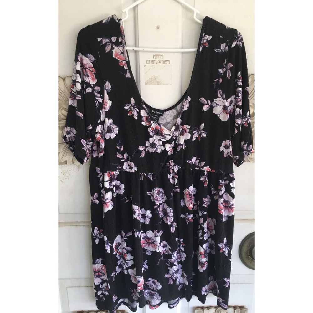 Torrid Floral mid sleeve blouse